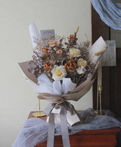 sarah bouquet 1x1 259